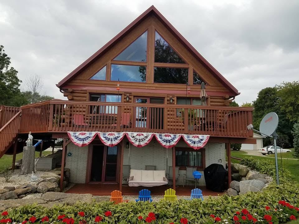 Lakefront chalet